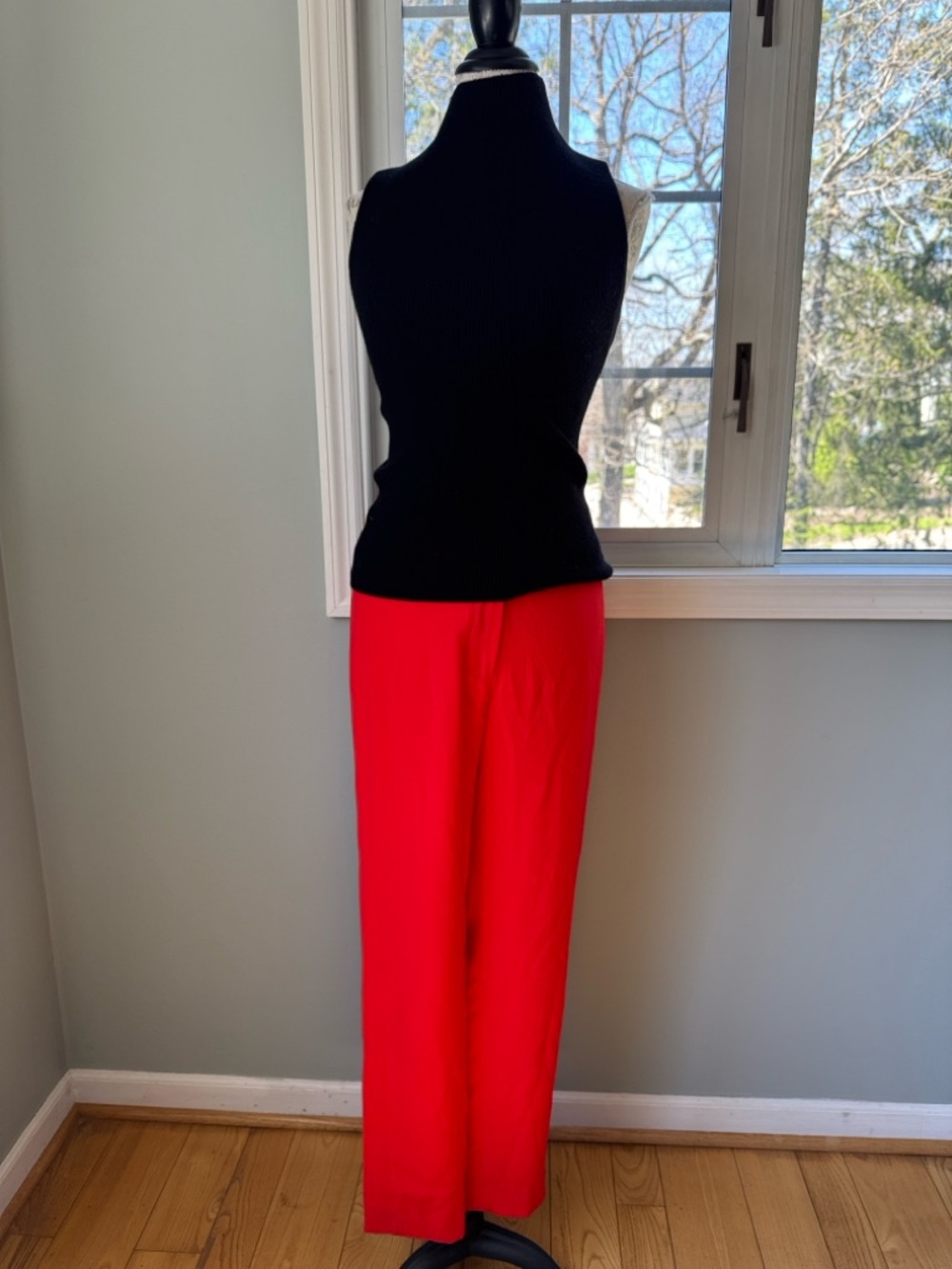 Cachet vintage red stretch tuxedo tapered leg, cigarette pants and size 6